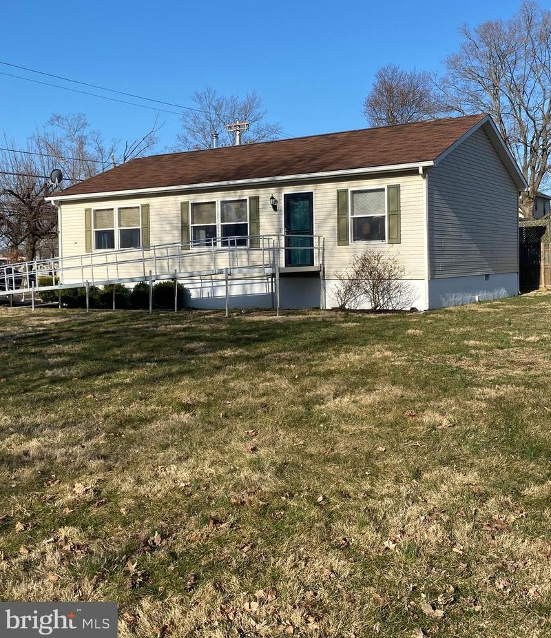 214 Newport Rd, Edgely, PA 19007