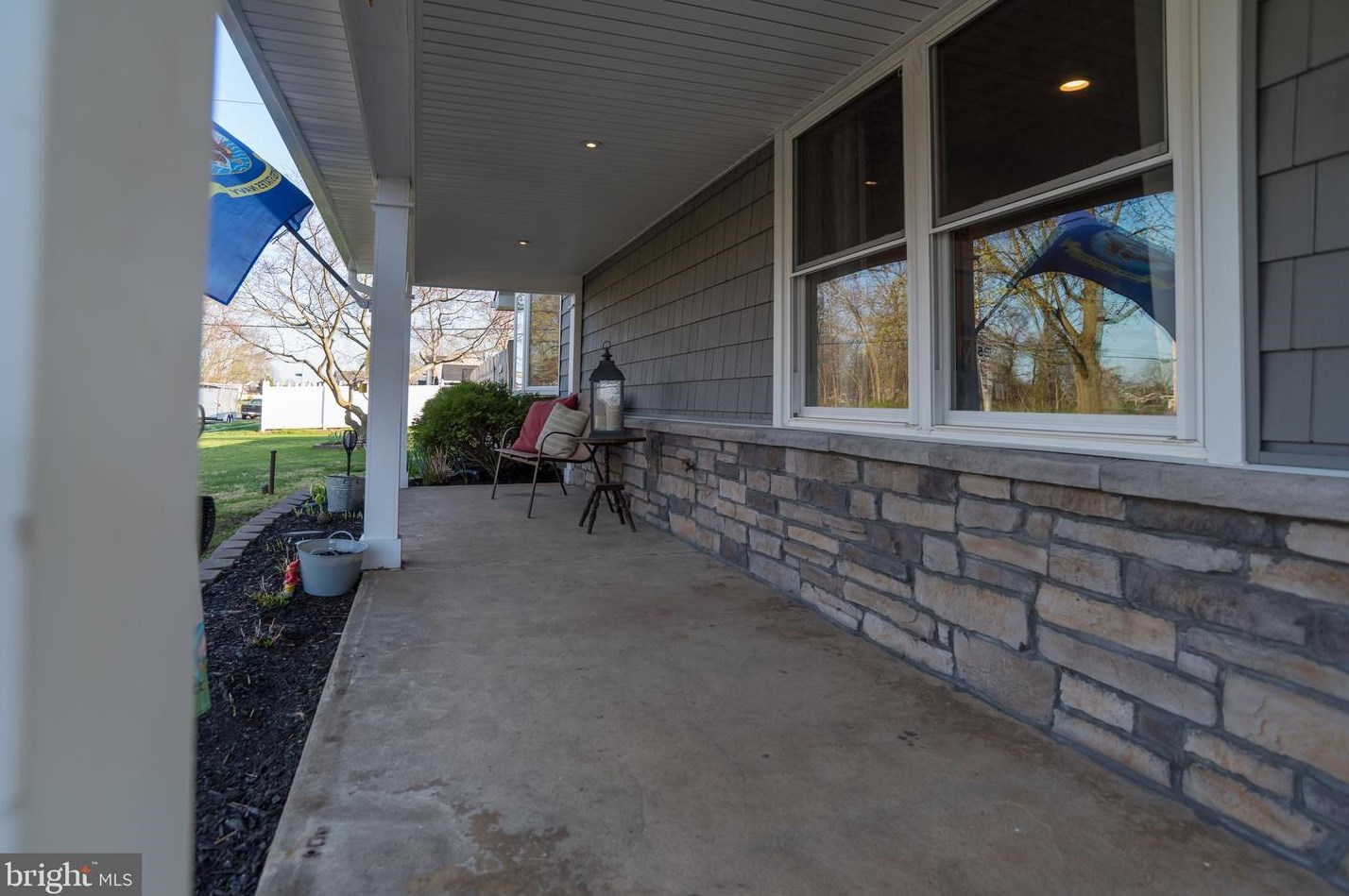 95 Willow Dr, Levittown, PA 19054-3122