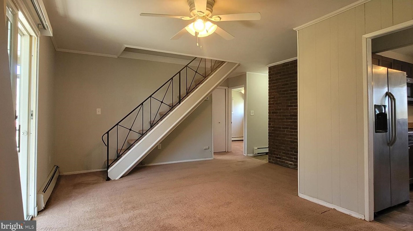 251 Holly Dr, Levittown PA  19055-1330 exterior