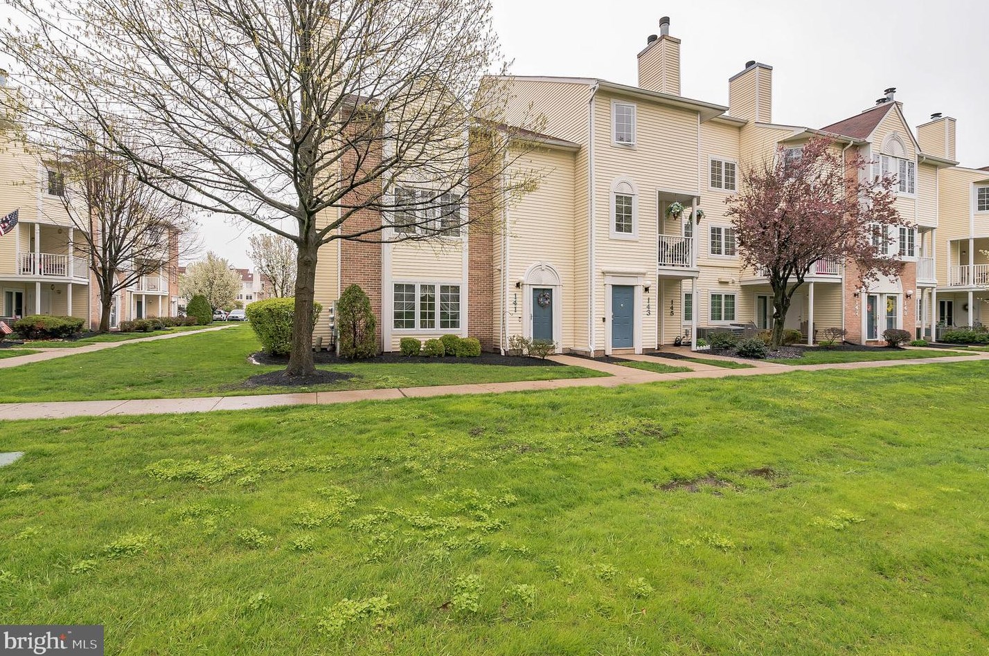 143 Naomi Ct, Levittown, PA 19057-3635