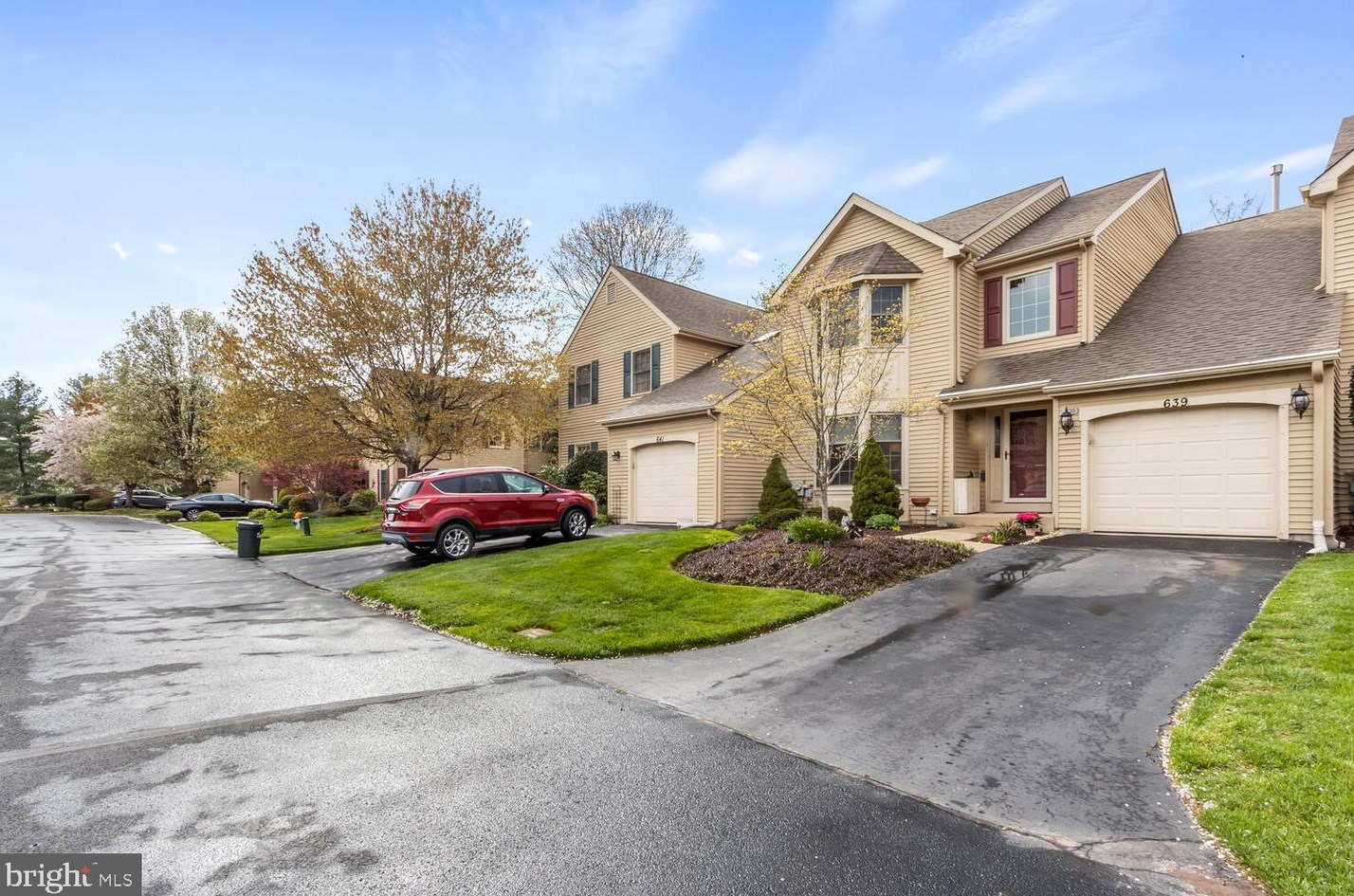 639 Chatham Ct, Chalfont, PA 18914-2060