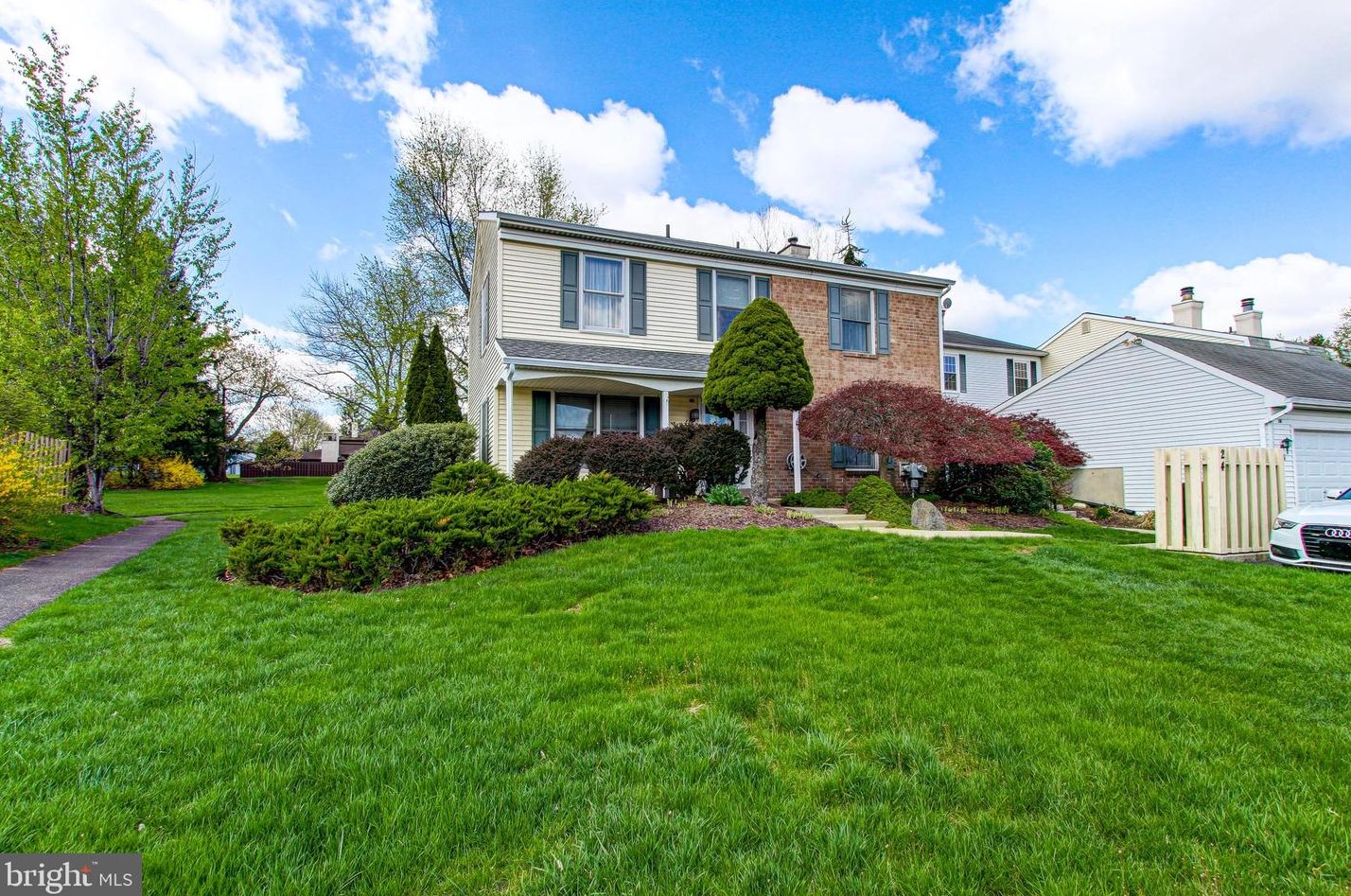 24 Edinboro Cir, Chalfont, PA 18914-2262