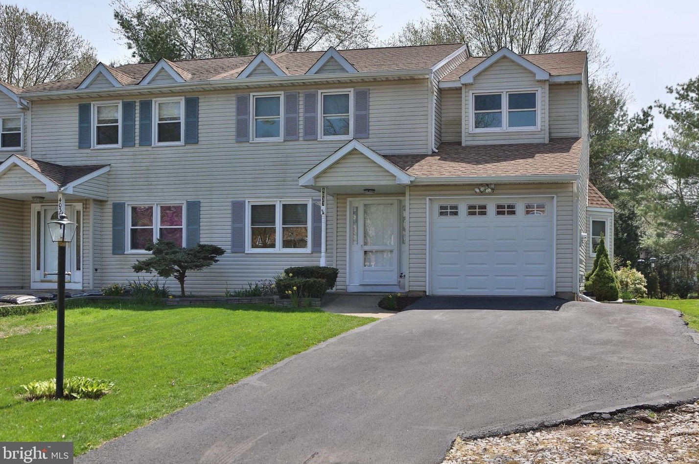 4037 Holly Way, Gardenville, PA