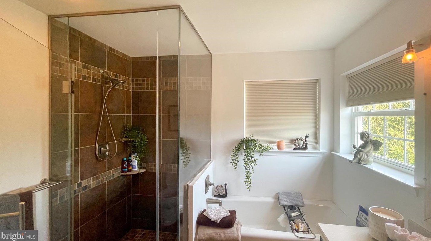 105 Aspen Dr, Sellersville PA  18960-1659 exterior