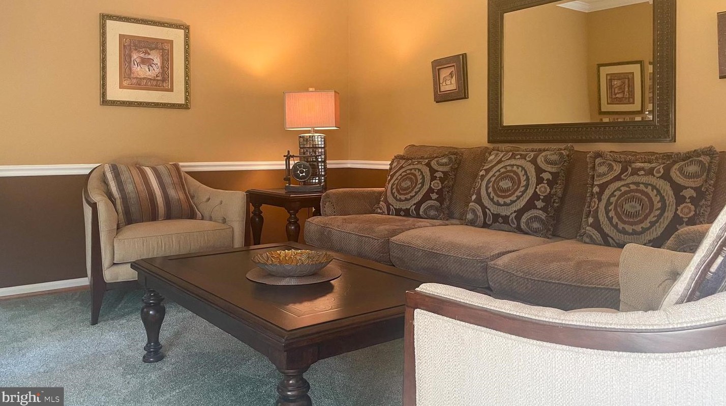 105 Aspen Dr, Sellersville PA  18960-1659 exterior