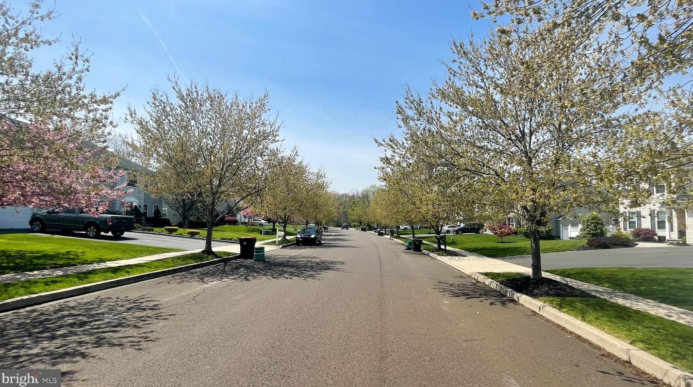 105 Aspen Dr, Sellersville PA  18960-1659 exterior