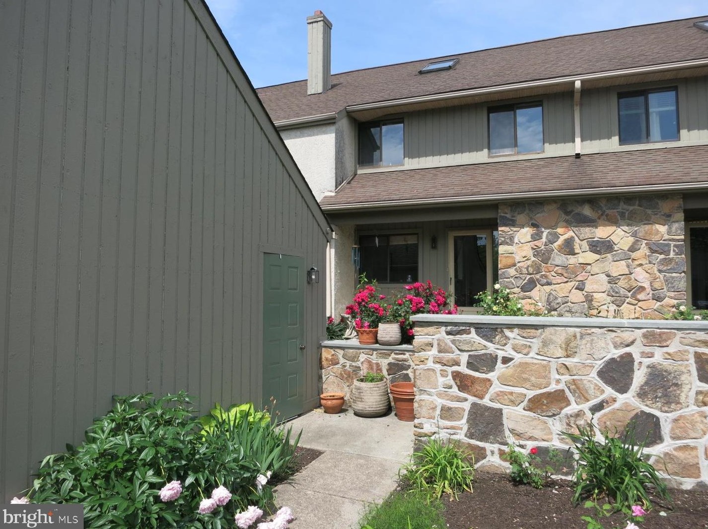 260 Yellow Springs Ct, Yardley, PA 19067