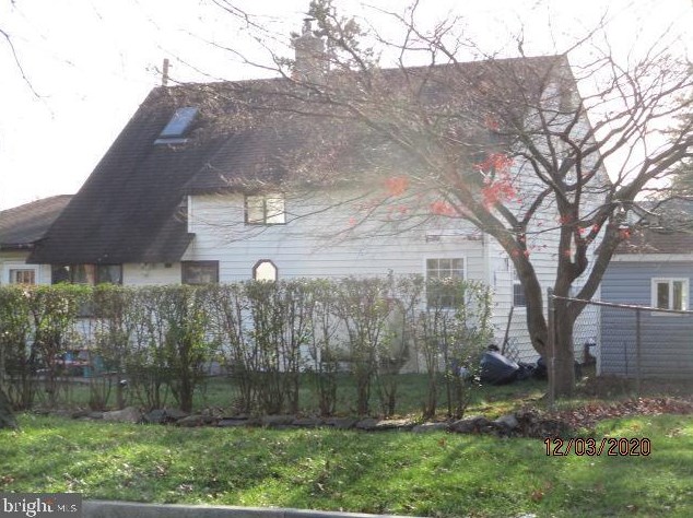46 Holly Dr, Levittown, PA 19055-1312