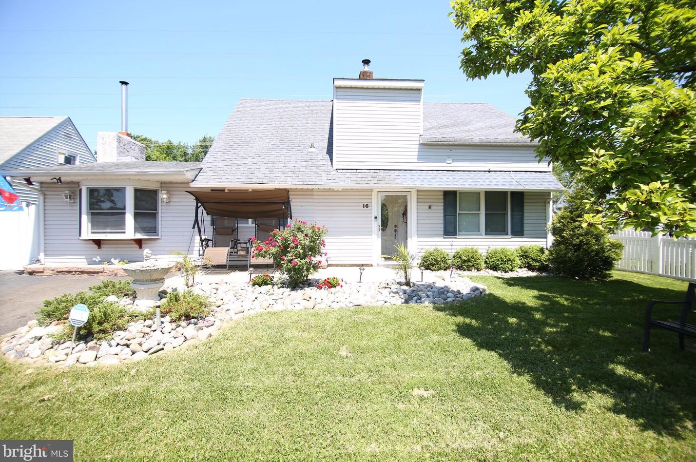 16 Northpark Dr, Levittown, PA 19054-3413