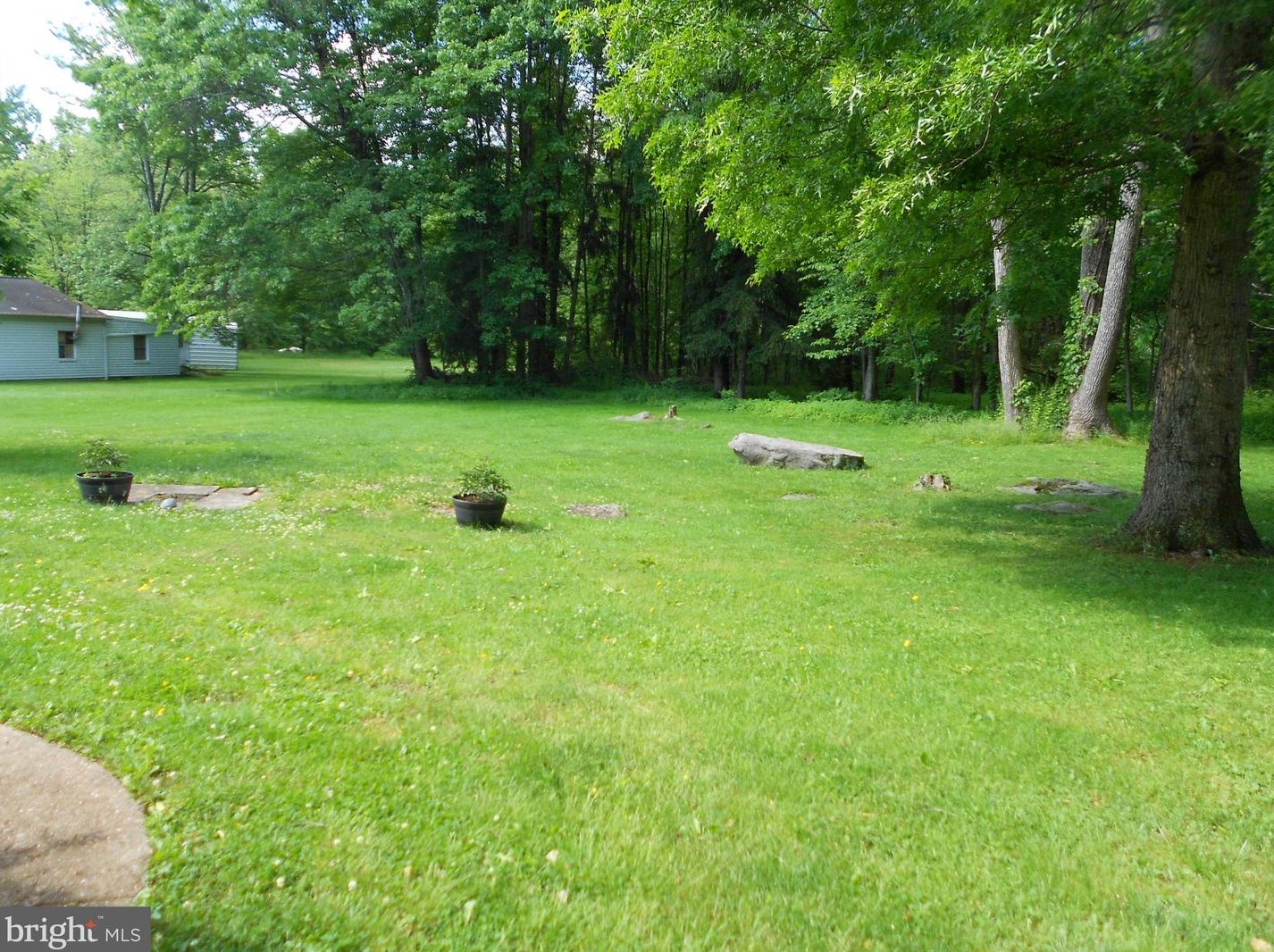 1014 Thousand Acre Rd, Sellersville PA  18960-1052 exterior