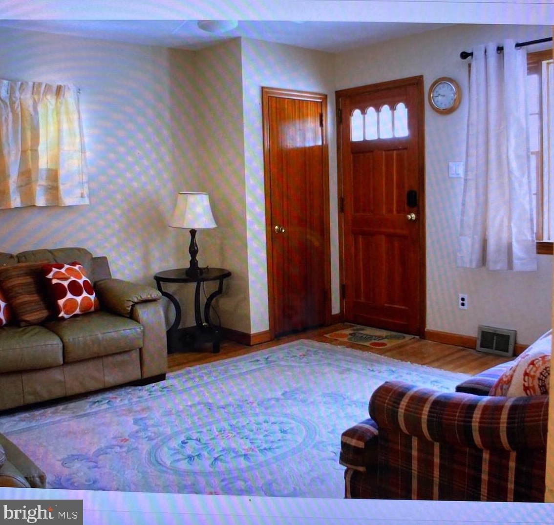 1305 Wynfield Ave, Edgely, PA 19007-2548