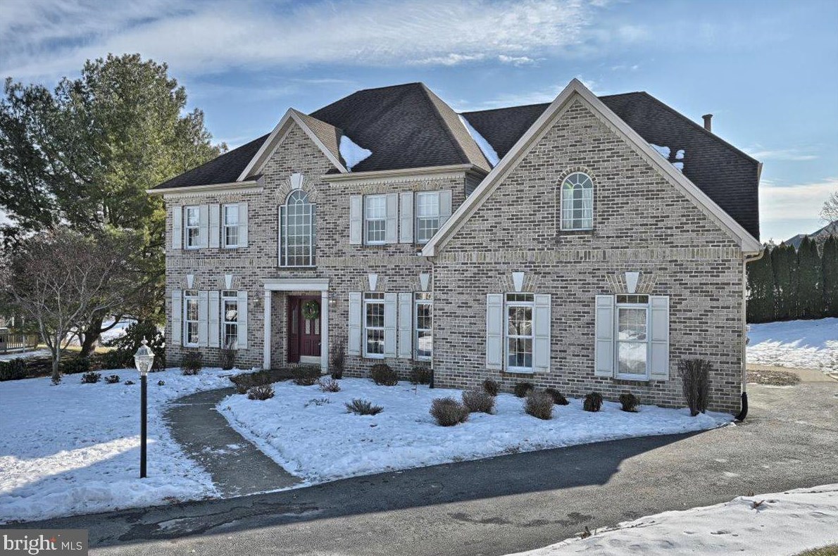 4 Spartan Cir, Camp Hill, PA 17011