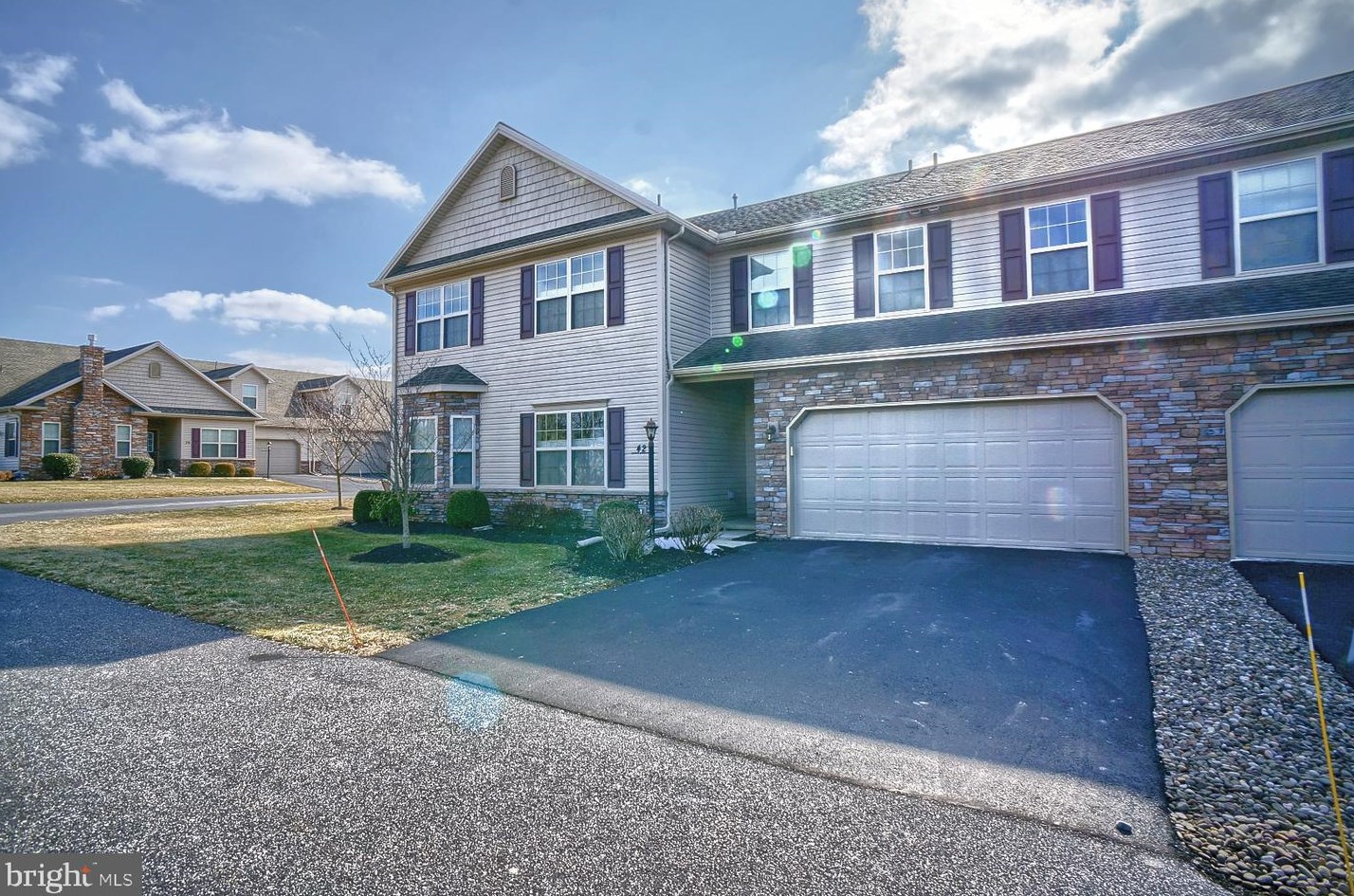 42 Kerry Ct #14, Navy Sup Dpt, PA 17050