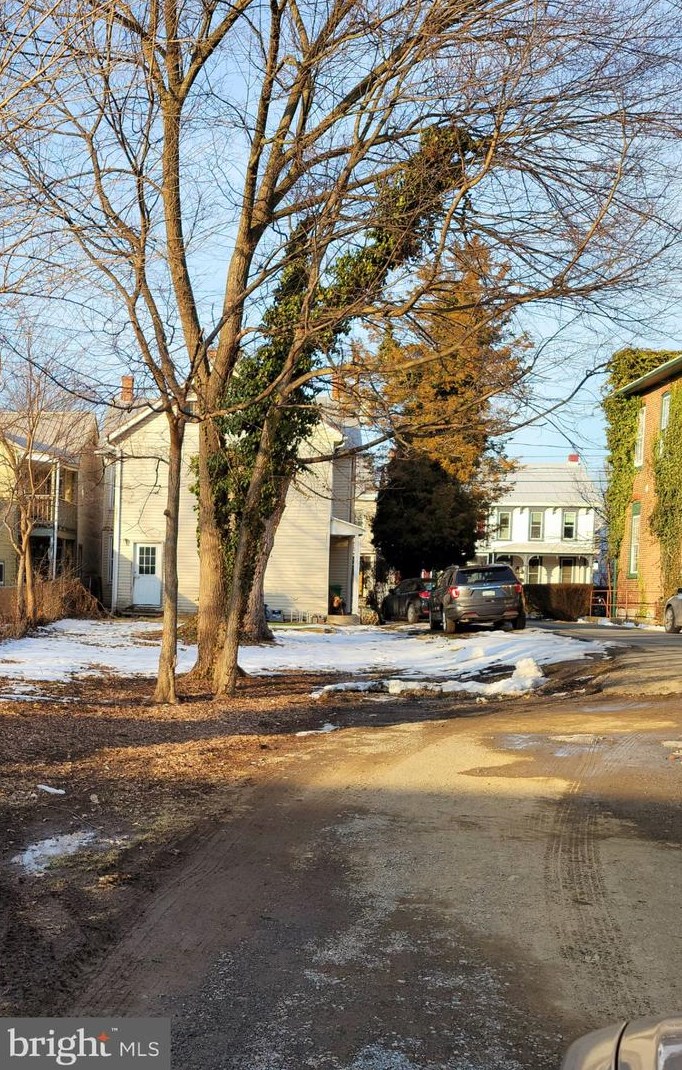 308 Louther St, Carlisle PA  17013-2529 exterior
