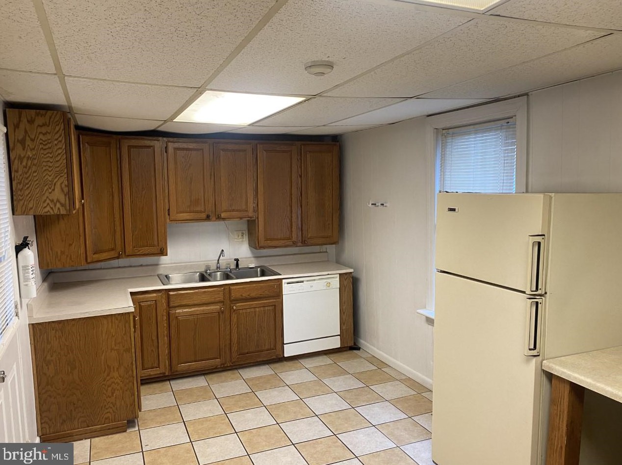 15 N Walnut St, Navy Sup Dpt, PA 17055