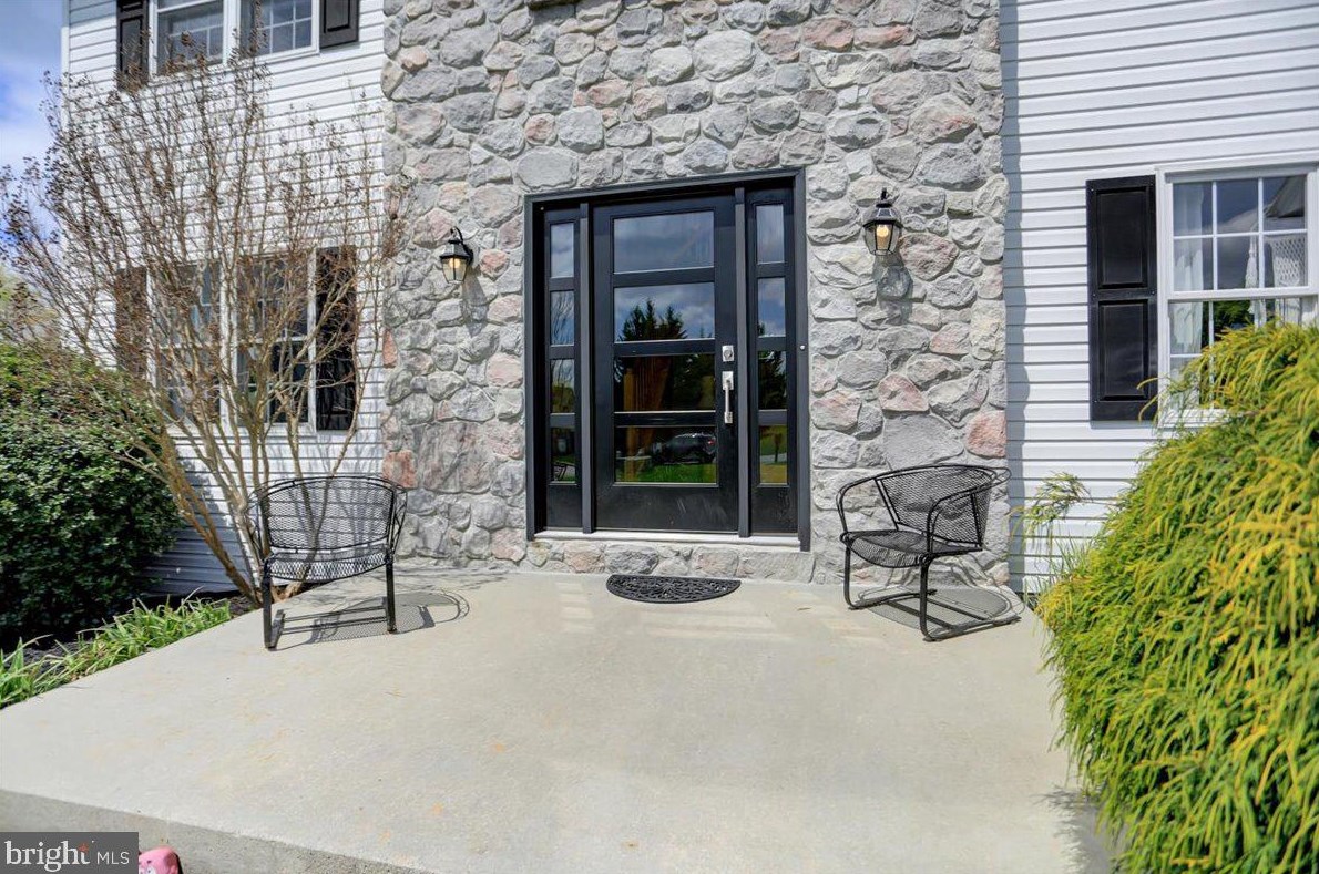 21 Independence Dr, Lees Cross Roads, PA 17257