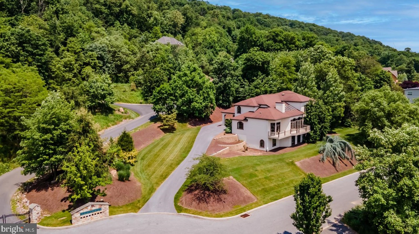 502 Leeward Ln, West Enola, PA 17025
