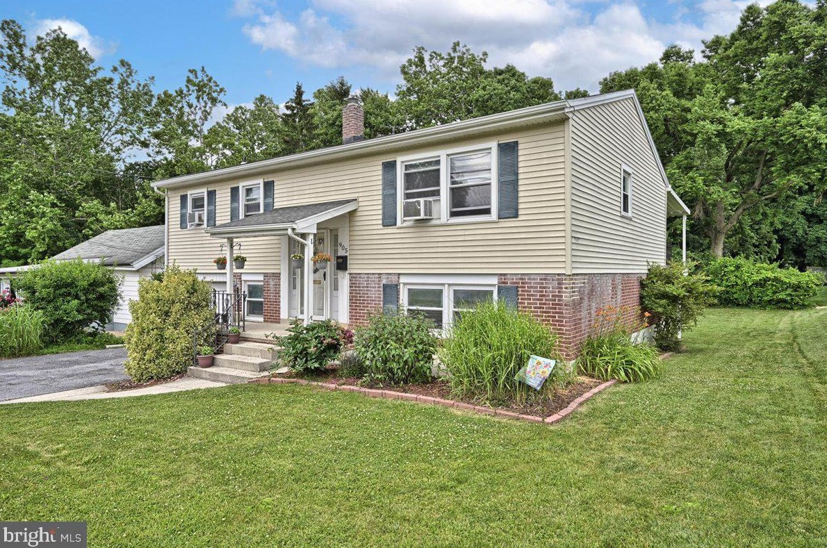 905 Lisburn Rd, Camp Hill, PA 17011