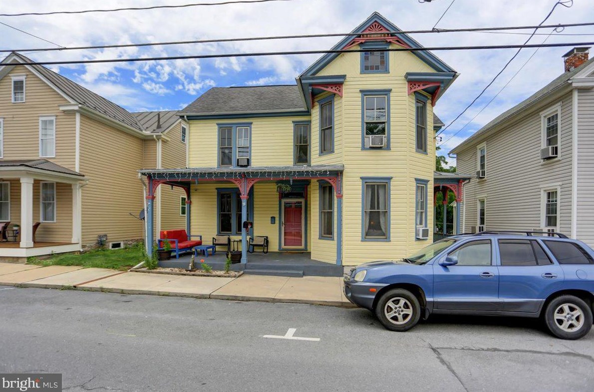 235 E Orange St, Lees Cross Roads, PA 17257