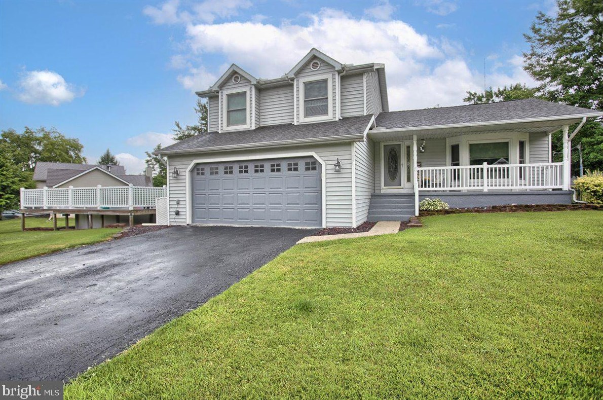 125 Mountain View Dr, West Enola, PA 17025