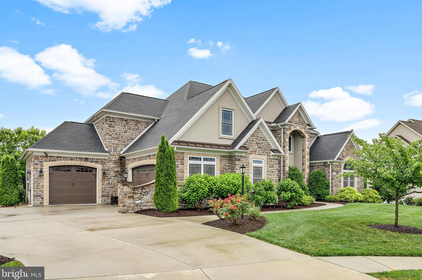 25 Windswept Way, Camp Hill, PA 17011