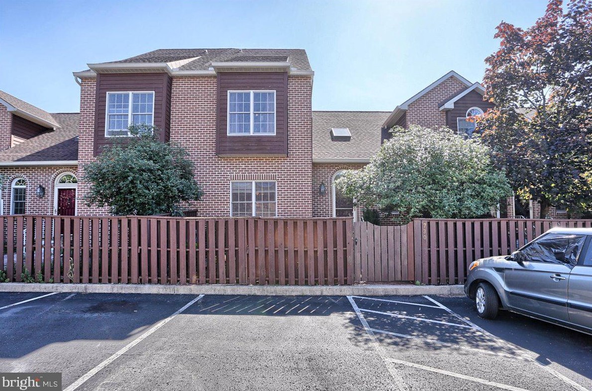 730 Sterling Ct, West Enola, PA 17025