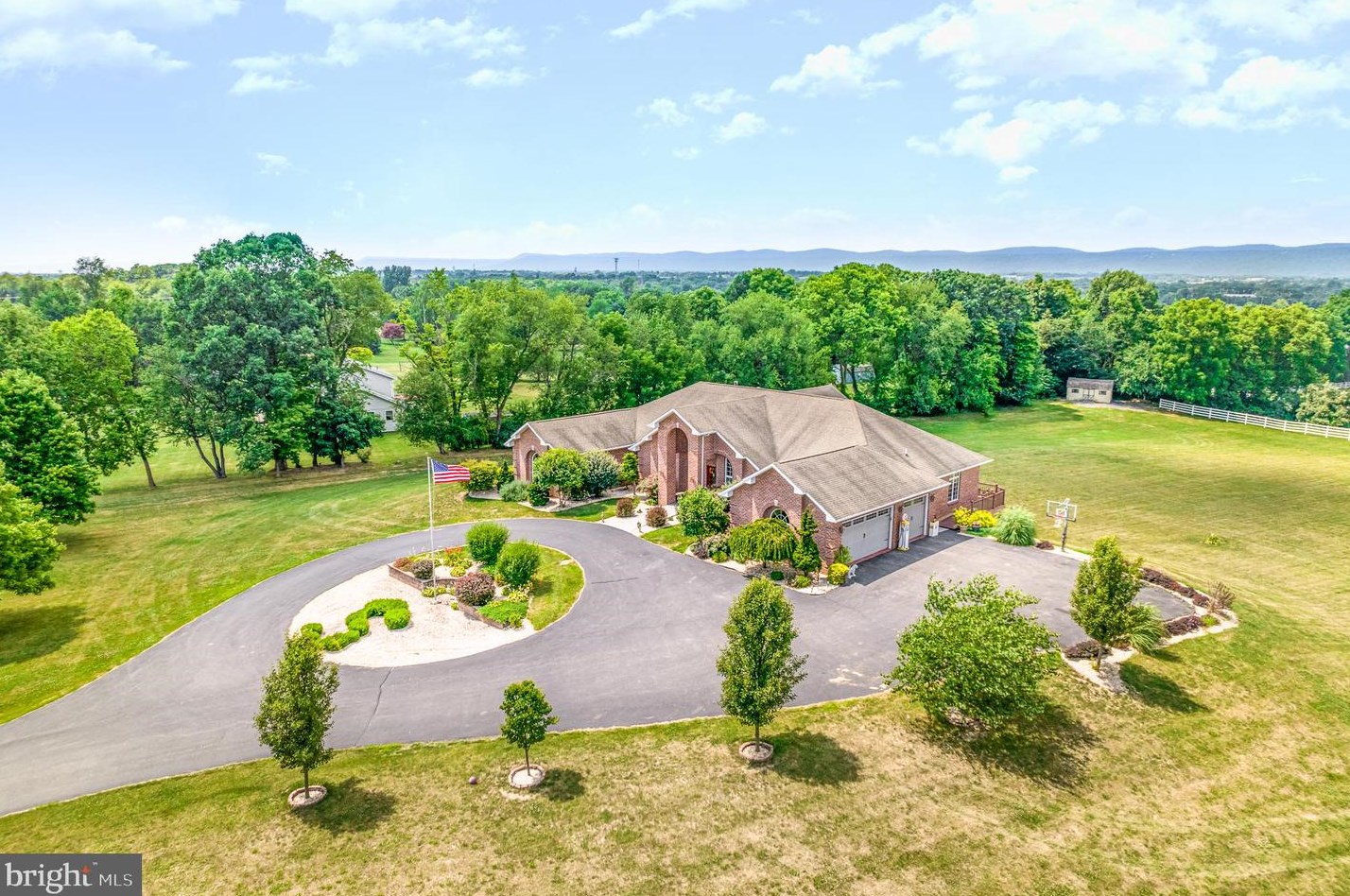 25 Hoover Rd, Carlisle, PA 17015