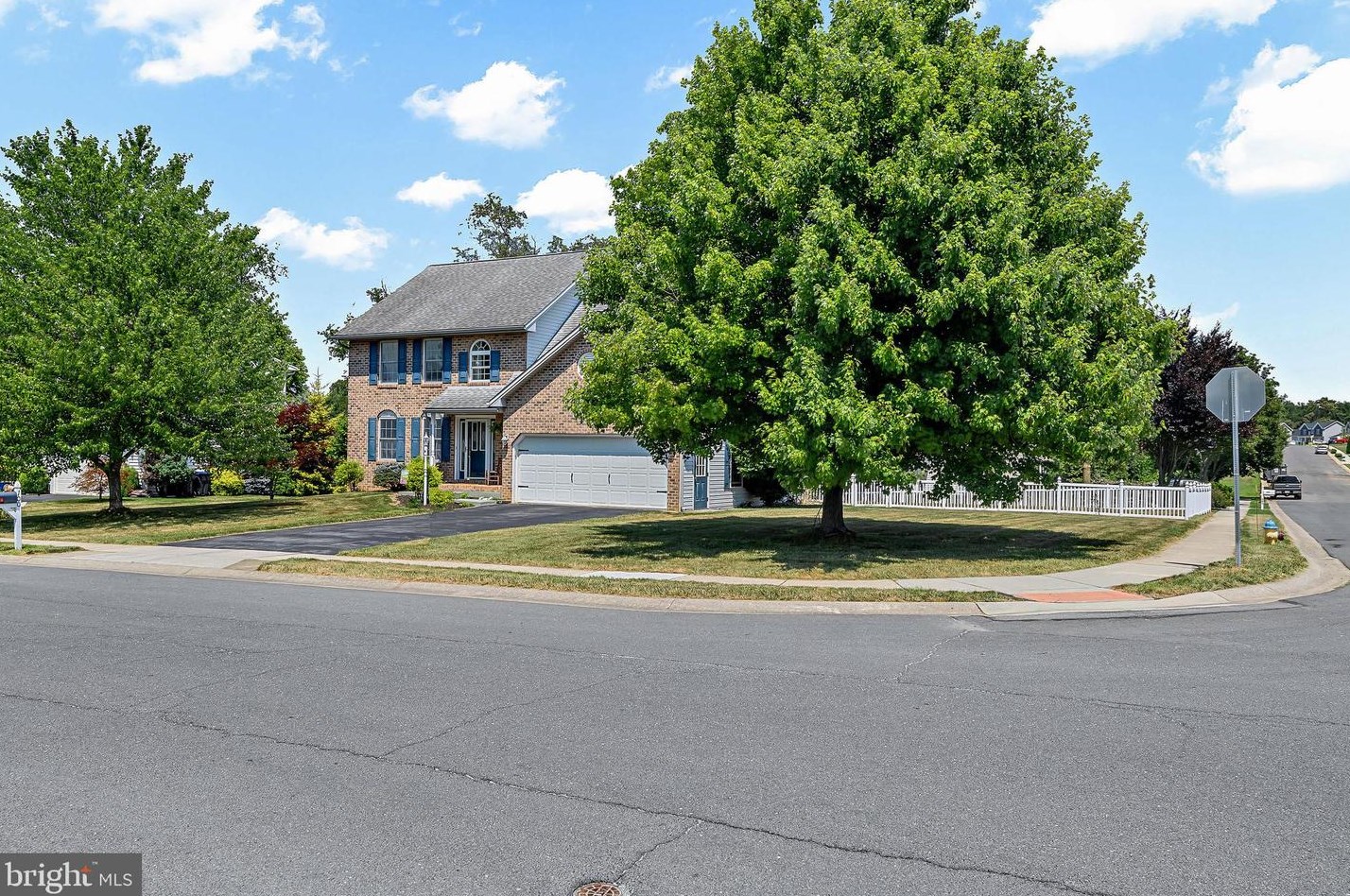 100 Woodview Dr, Mount Holly Springs, PA 17065