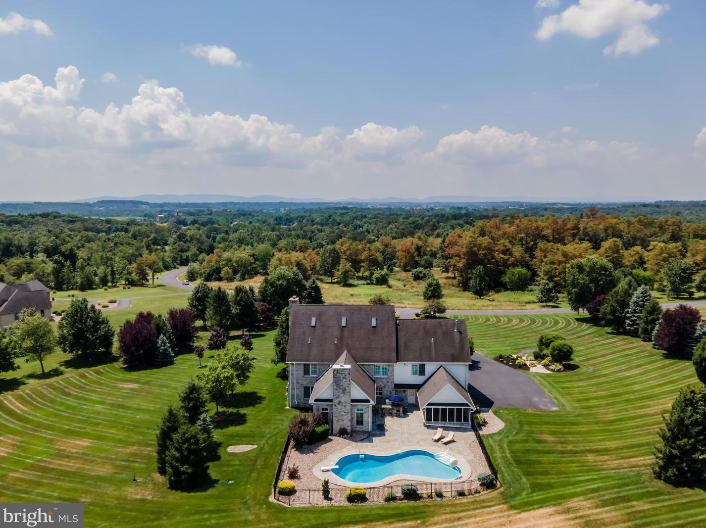 83 Kelly Dr, Carlisle, PA 17015