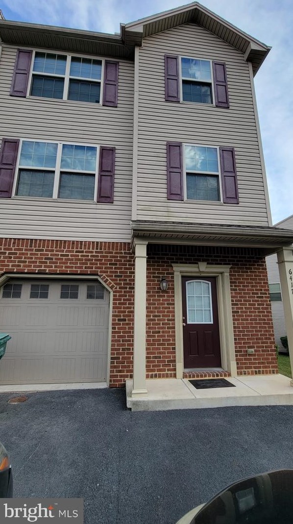 6417 Creekbend Dr, Navy Sup Dpt, PA 17050