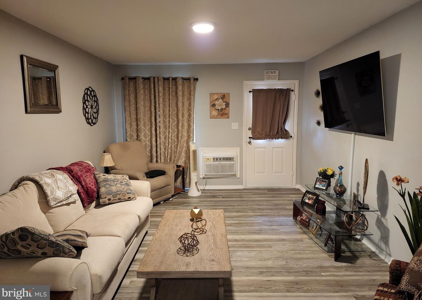 813 Walnut St, Navy Sup Dpt PA  17055-2887 exterior