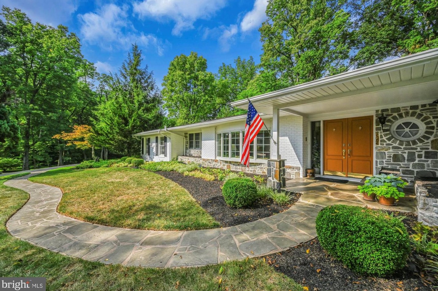 34 Forest Dr, Navy Sup Dpt, PA 17055-4705