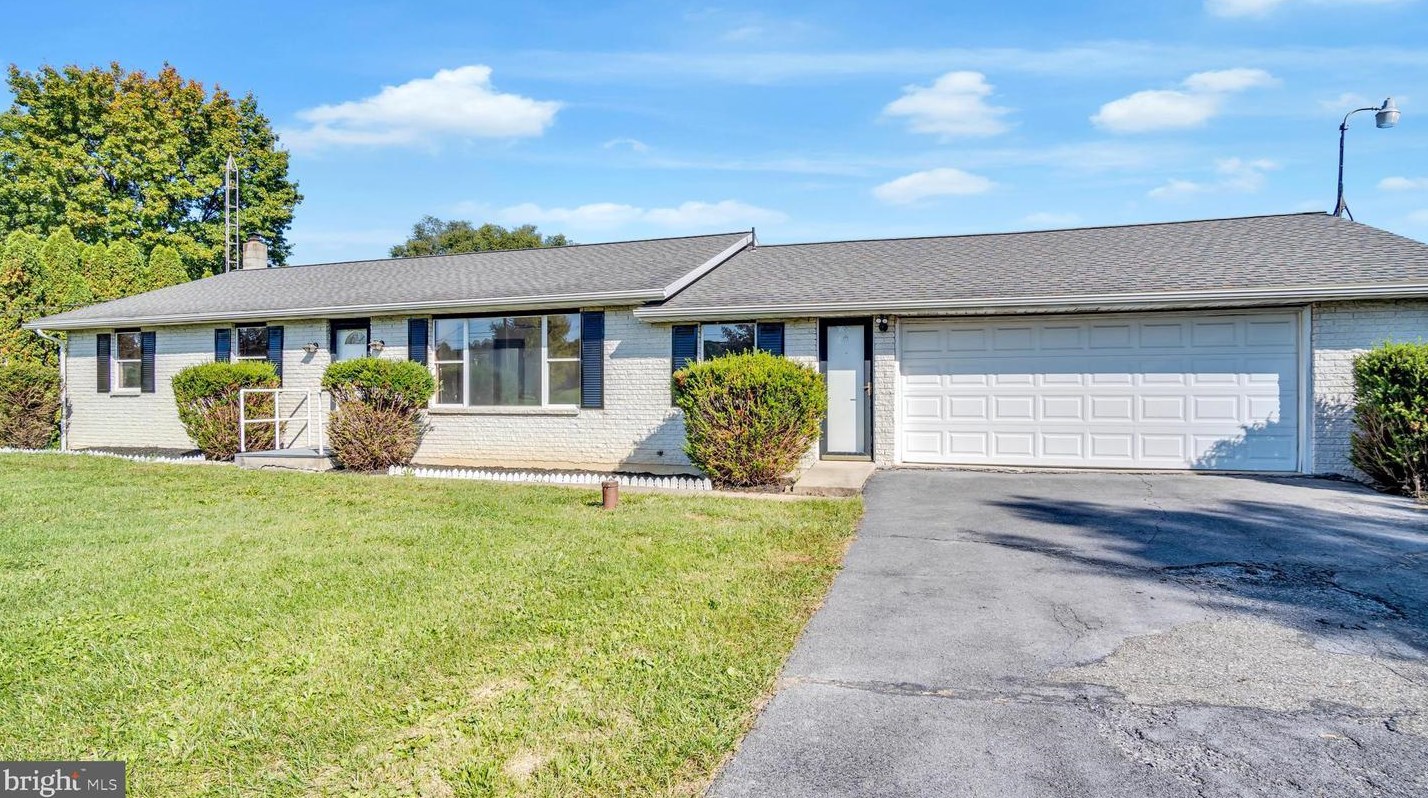 2099 Newville Rd, Carlisle, PA 17015