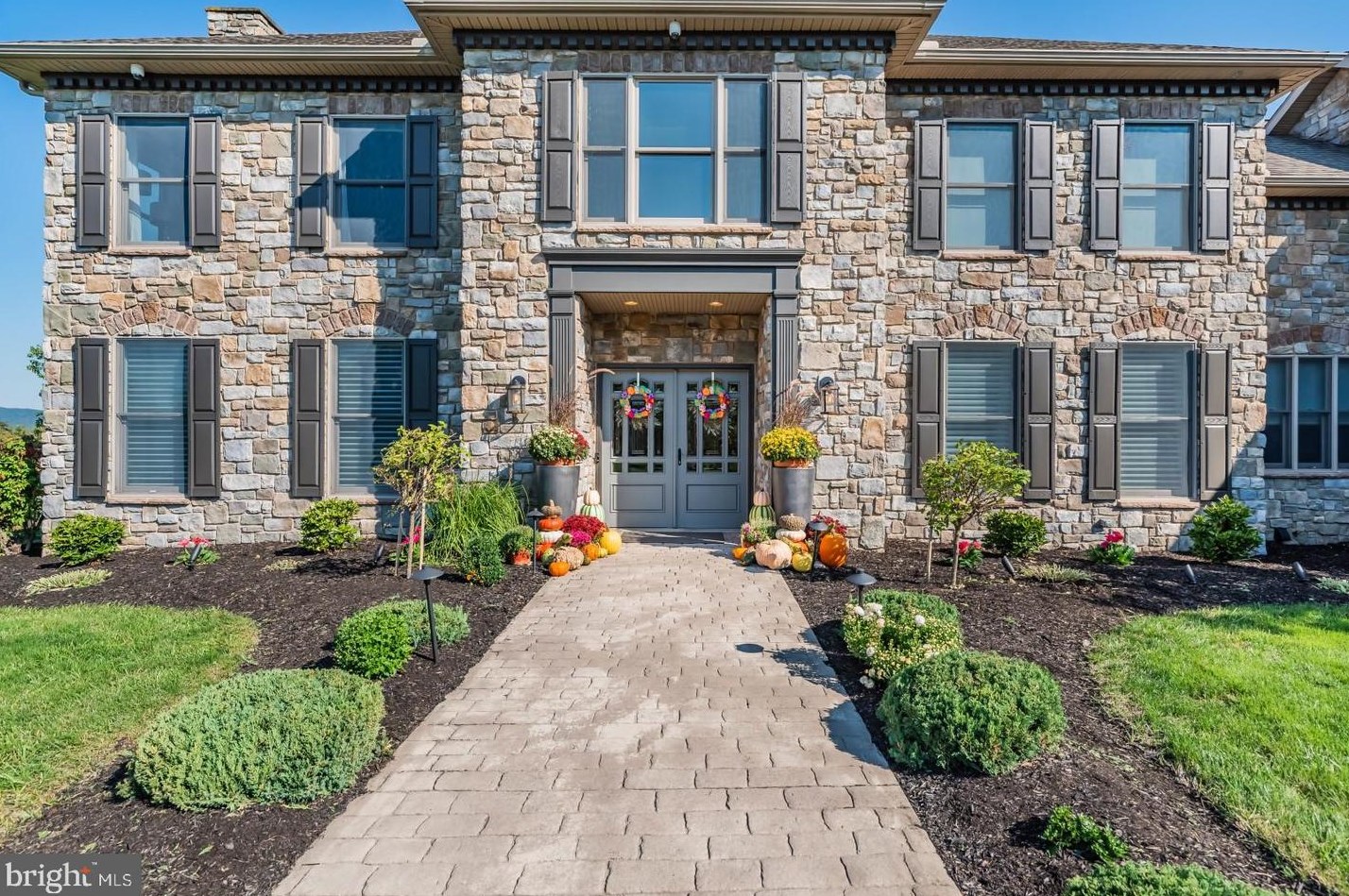 4 Alexandria Ct, Navy Sup Dpt, PA 17050