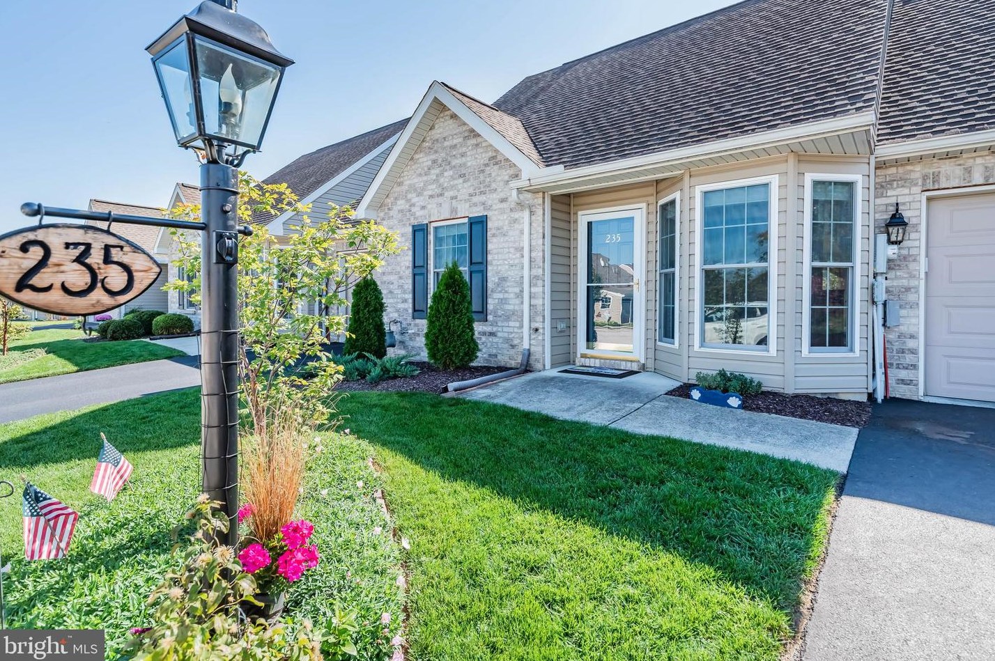 235 Touchstone Dr, Carlisle, PA 17015