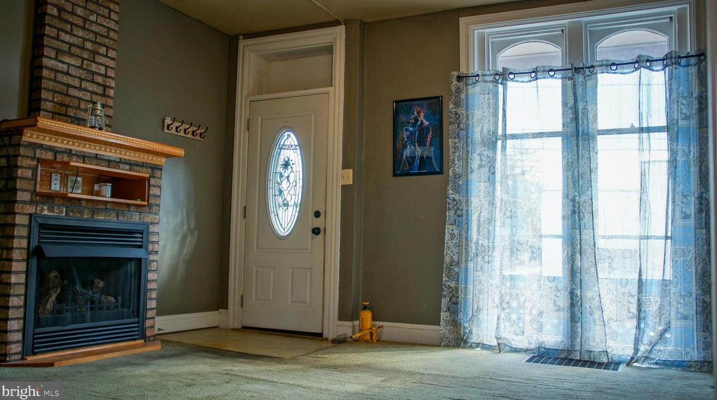 15 E South St, Carlisle, PA 17013