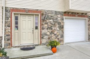 51 Indiana Cir, Lemoyne, PA 17043