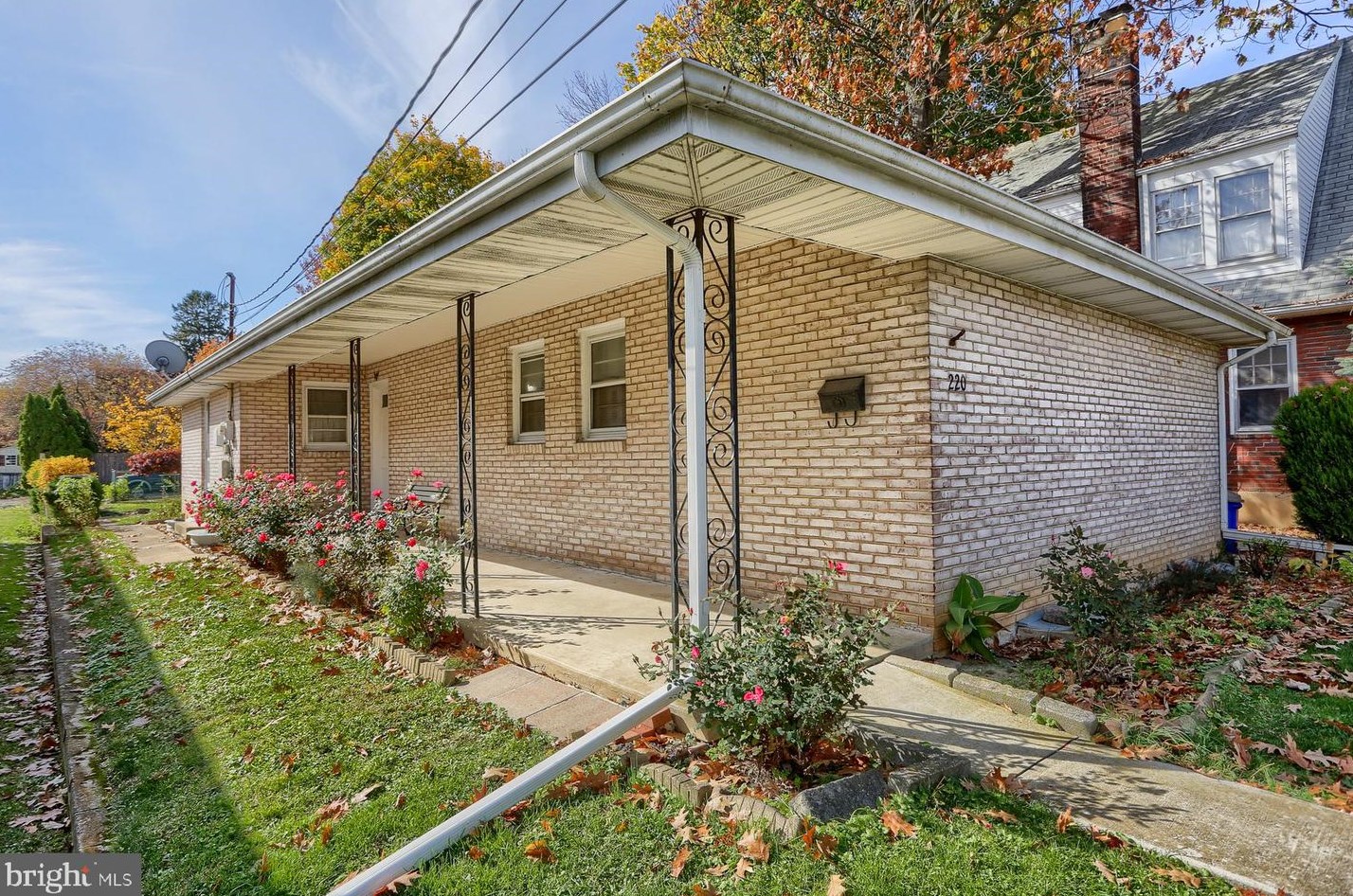 220 S 15th St, Camp Hill, PA 17011