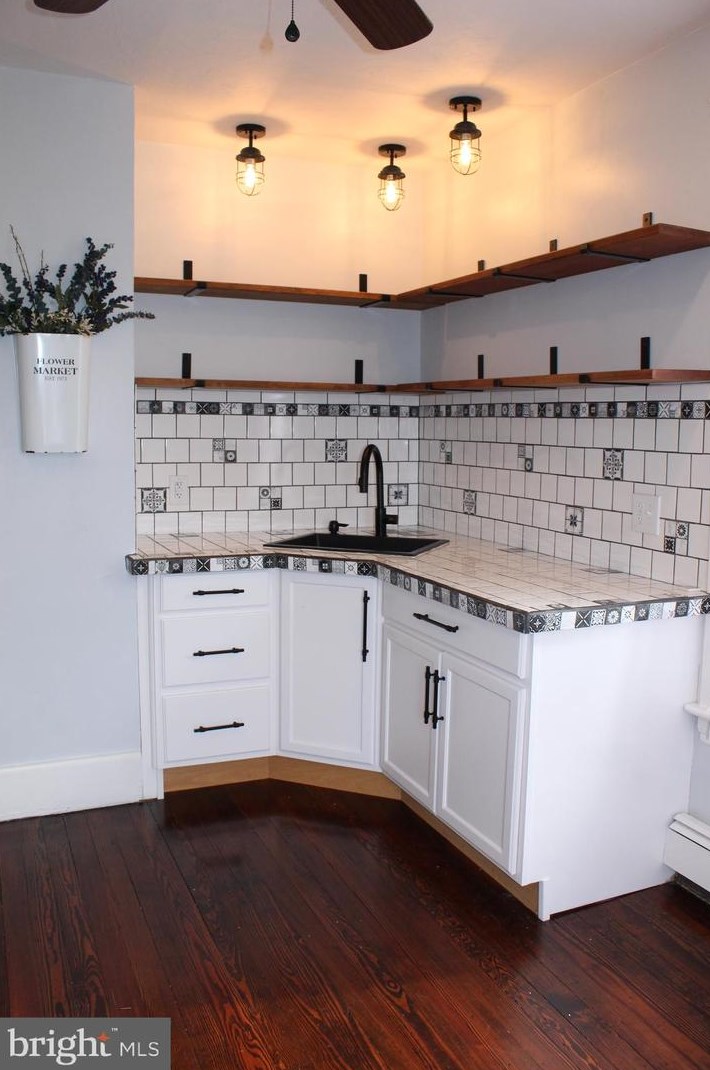 1 S Enola Dr, West Enola, PA 17025