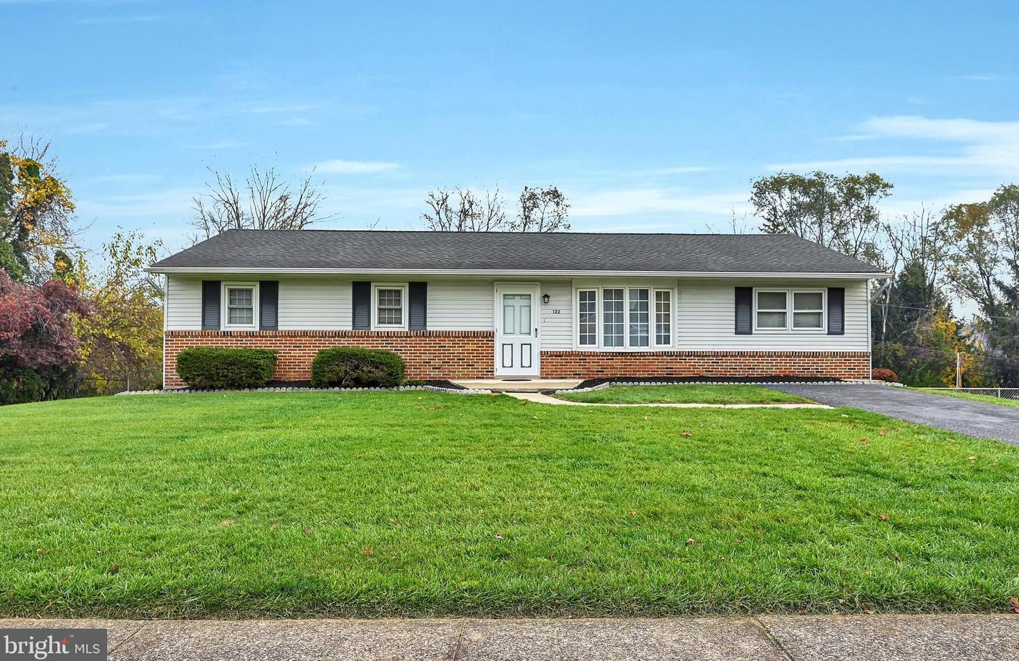 122 Hill Ln, Navy Sup Dpt, PA 17050