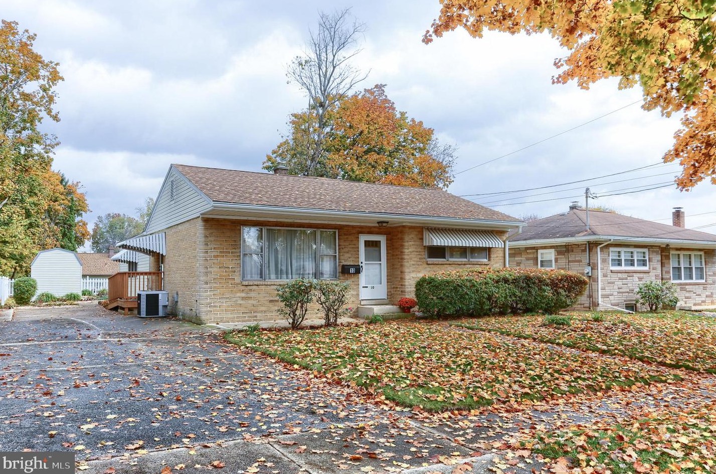 10 Essex Rd, Camp Hill, PA 17011