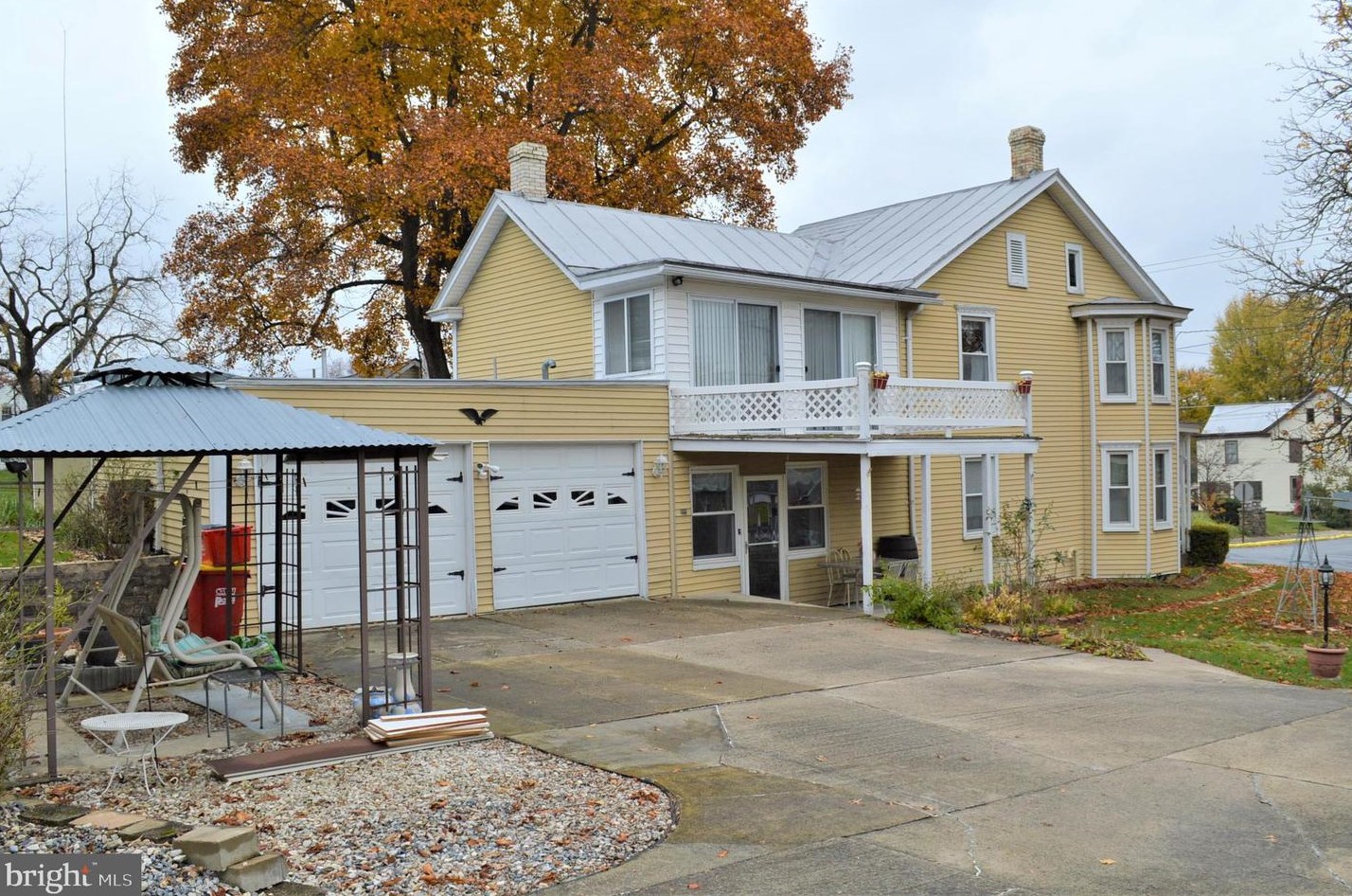 19 W Pine St, Mount Holly Springs, PA 17065