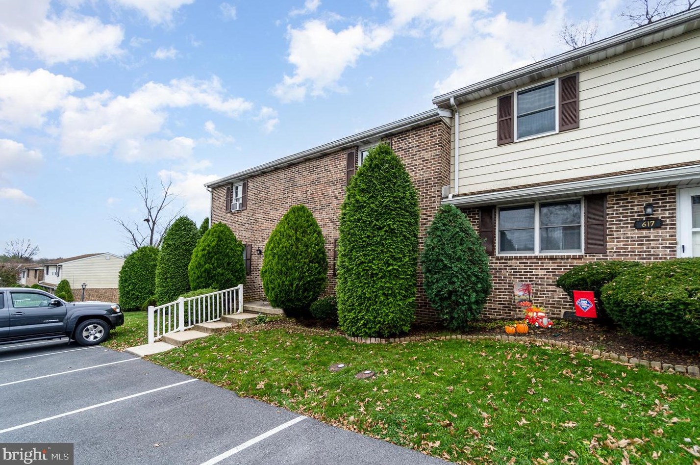 615 Gates Ln, West Enola, PA 17025