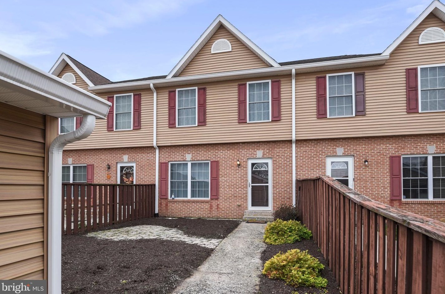 1530 Yorkshire Pl, West Enola, PA 17025