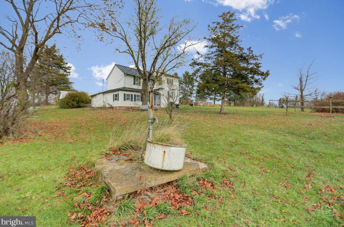 272 Fairview Rd, Lees Cross Roads, PA 17257