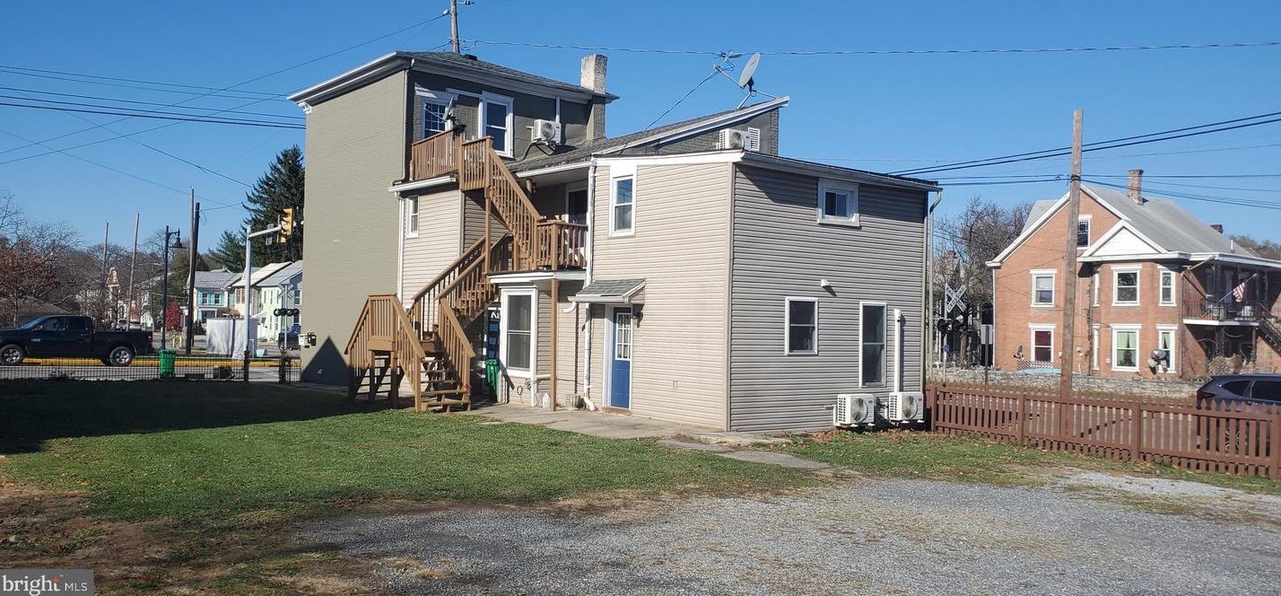 161 N College St #2, Carlisle, PA 17013