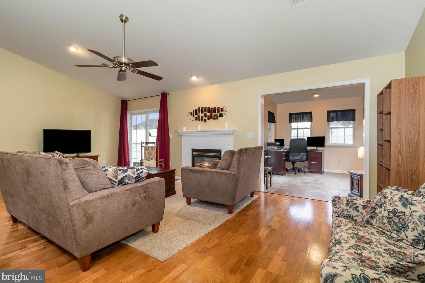 42 Keswick Dr, Navy Sup Dpt, PA 17050
