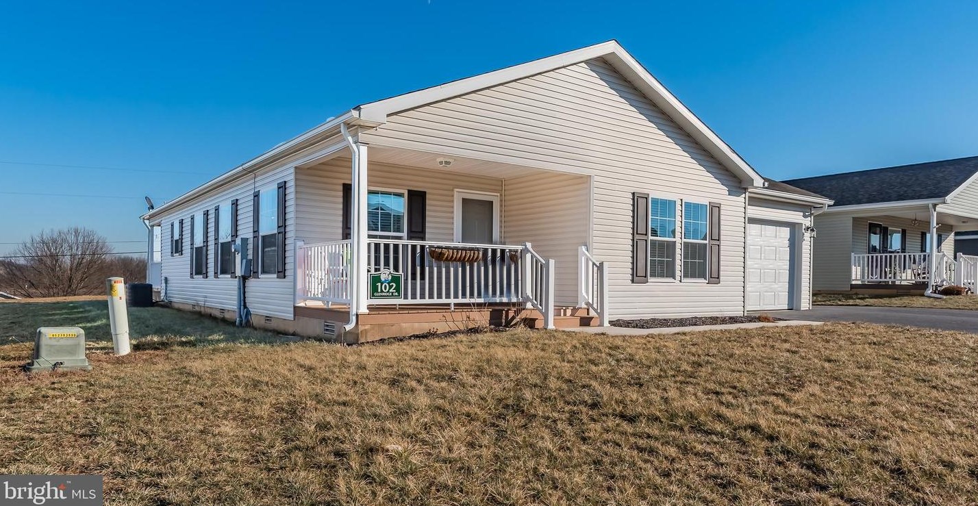 102 Glenridge Dr, Carlisle, PA 17015