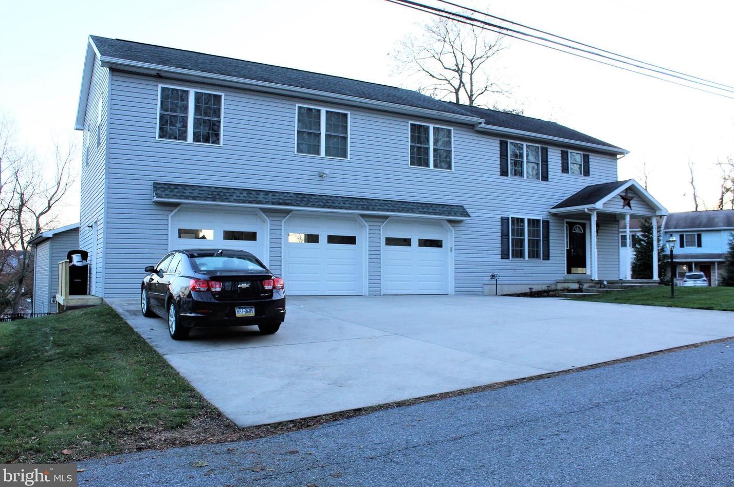 143 Bungalow Rd, West Enola, PA 17025