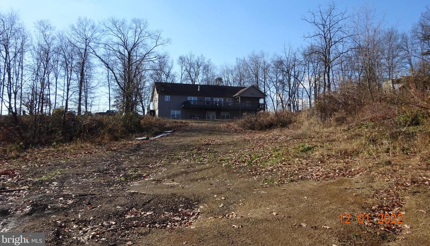 38 Burket Rd, Lees Cross Roads, PA 17257